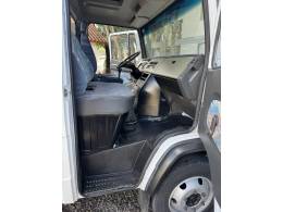 MERCEDES-BENZ - 710 - 2000/2000 - Branca - Sob Consulta