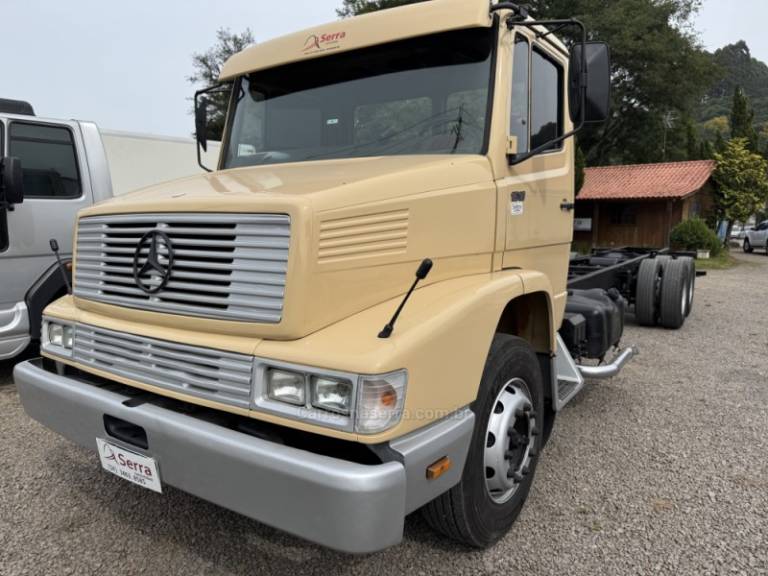 MERCEDES-BENZ - L-1618 - 1991/1991 - Bege - Sob Consulta