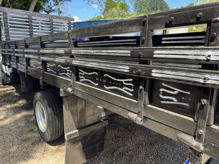 MERCEDES-BENZ - 710 - 2000/2000 - Branca - Sob Consulta