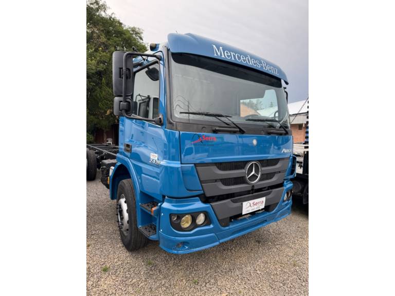 MERCEDES-BENZ - ATEGO 2426 - 2015/2016 - Azul - Sob Consulta