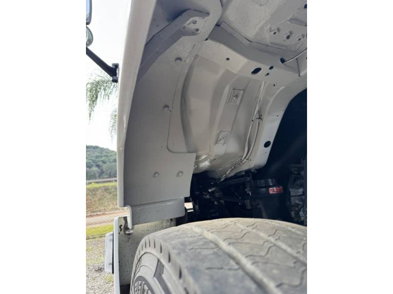 FORD - CARGO 815 - 2005/2005 - Branca - R$ 140.000,00